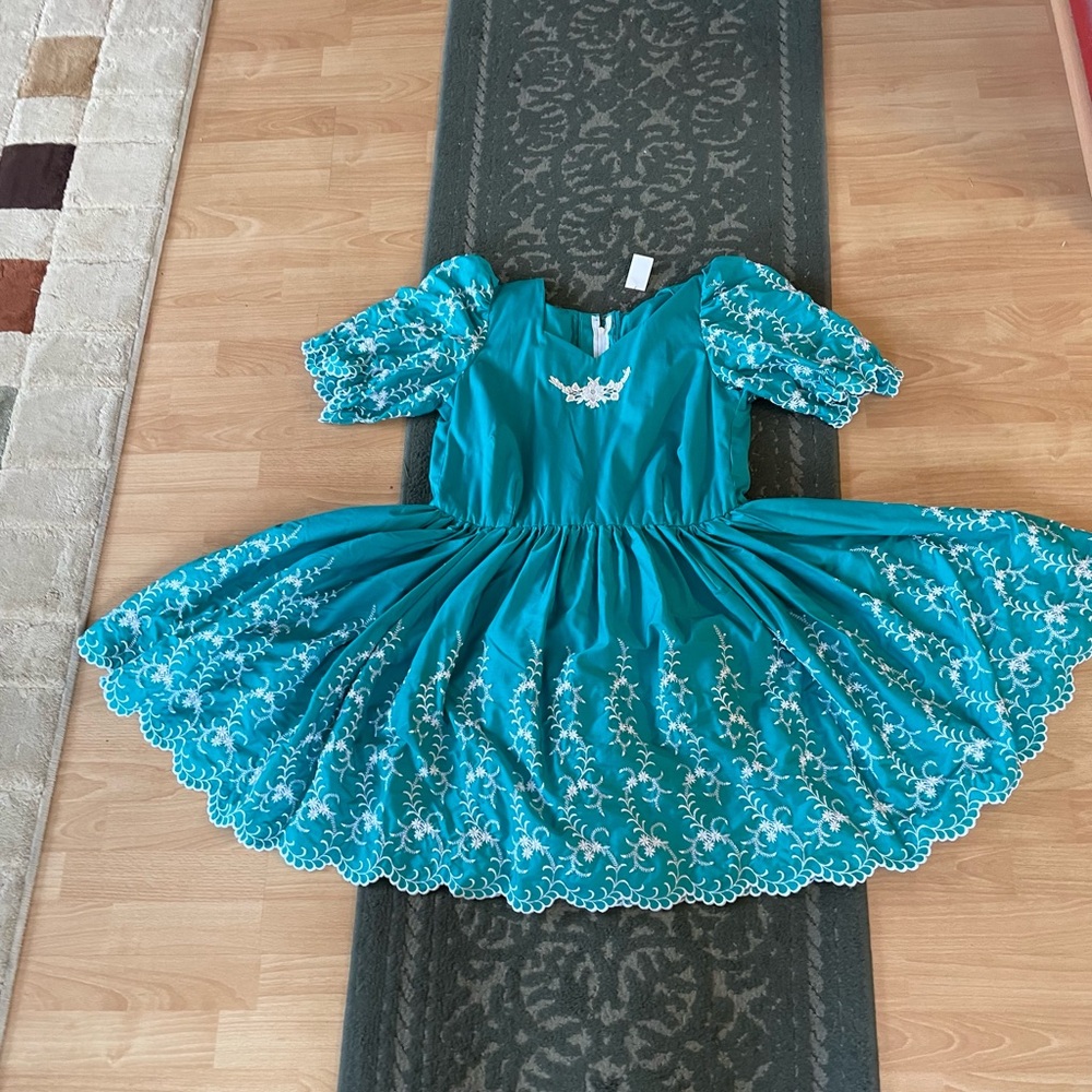 Vintage puff sleeve square dancing dress teal with white flowers circle skirt